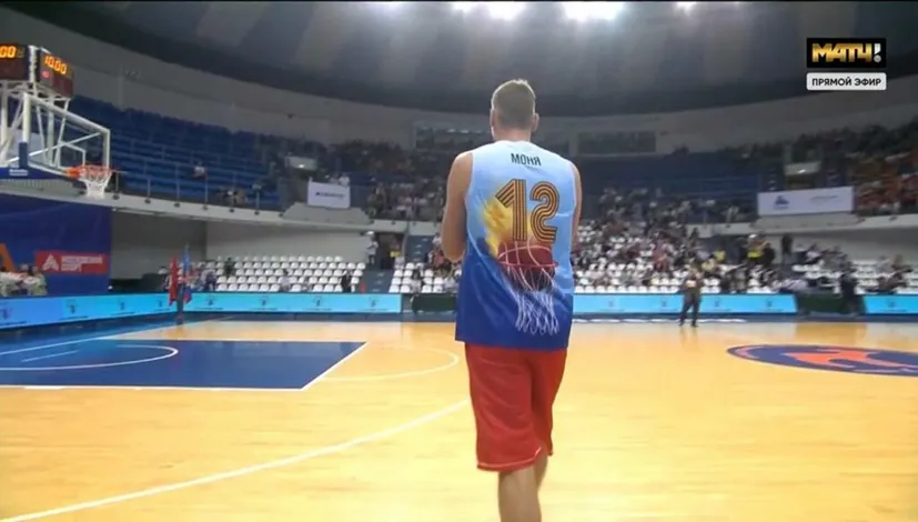 Сергій Моня брав участь у масових заходах, спрямованих на виправдання військової агресії РФ проти України